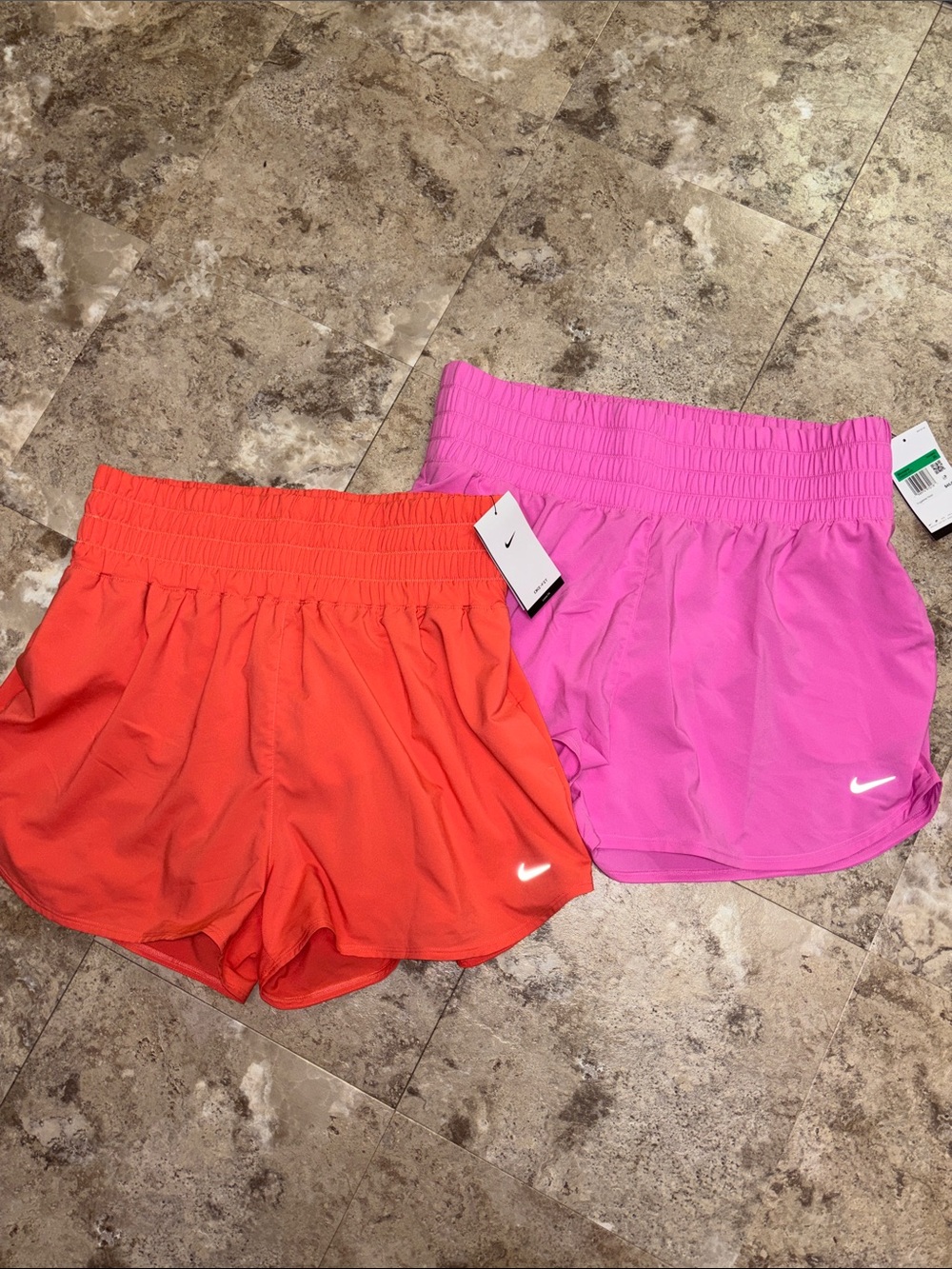 Nike - NWT Women's Nike Athletic Shorts - Coral Orange & Hot Pink (size x-large)
